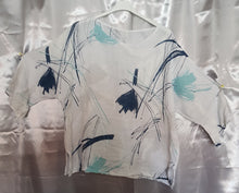 Lade das Bild in den Galerie-Viewer, Shirt &quot;Blumen&quot;
